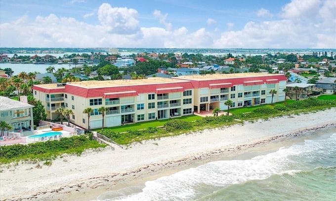 Belleair Beach Condo | Beach Happy in Belleair Beach