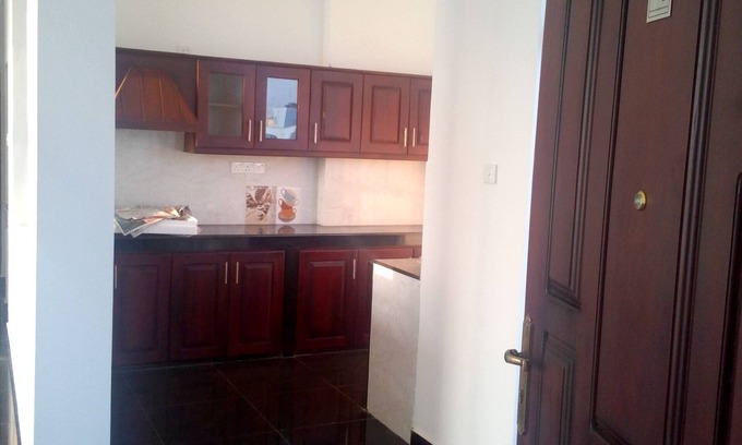 Mount Lavinia Condo | Beach Holiday Apartment With Beautiful Birds Eye View Of The Indian Ocean