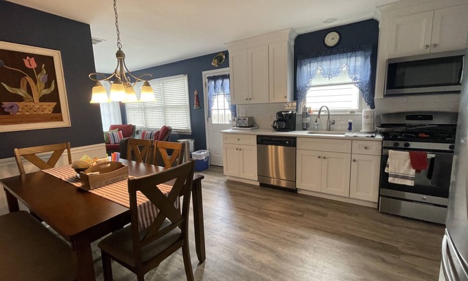 Bay Head House | Beach House, renovated 2022, walking distance to beach, private backyard