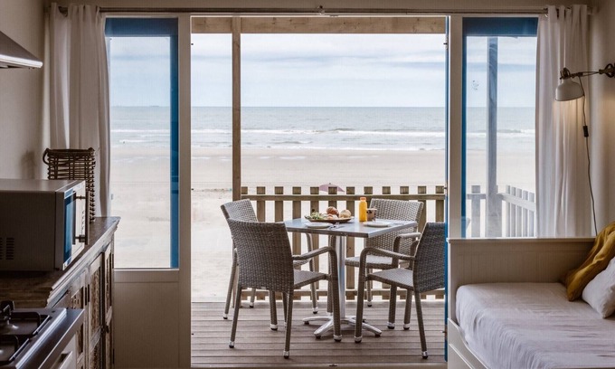 Wijk aan Zee House | Beach House in Wijk aan Zee with Sea View