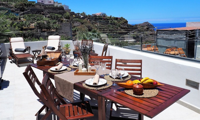 Garachico House | Beach House with Massive Terrace, 3 min walk from local beach