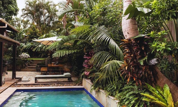 Byron Bay House | Beach Jungle: Pool, Firepit & Hot Tub in Beachside Hideaway