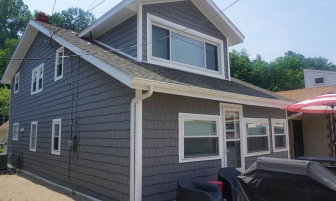 Erie House | Beach Manor: Hidden Gem Lake Erie's Kelso Beach