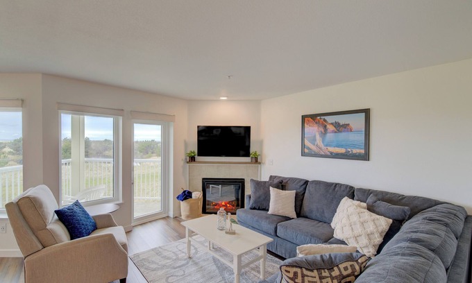 Long Beach House | Beach Please- Oceanfront easy access to the beach