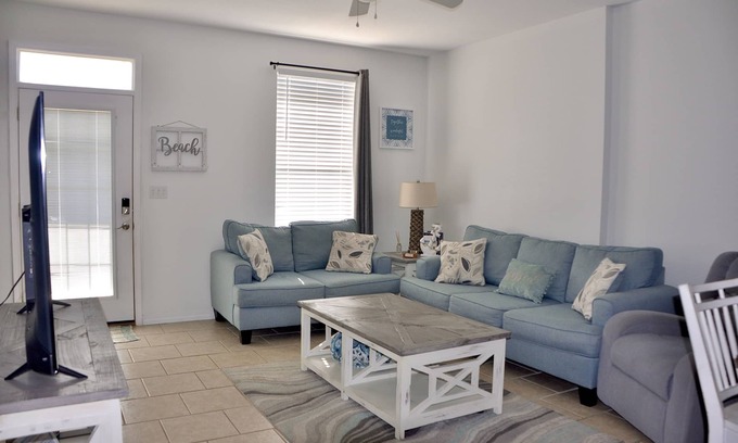 Gulfport House | Beach~Pool~Coliseum~Shopping~Casinos
