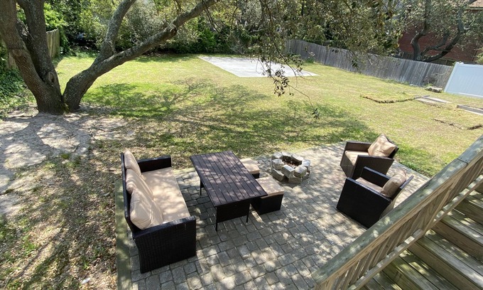 Willoughby Spit House | Beach, Restaurants, Festivals, Yard, Garage 3 bd 2 bath