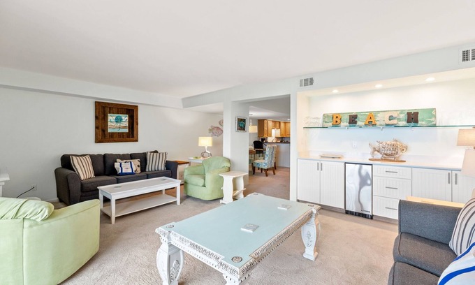 Destin House | Beach-side, beautiful low-rise with uncrowded beach!