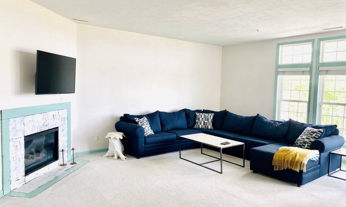 Michigan City House | Beach Townhome with Panoramic Views