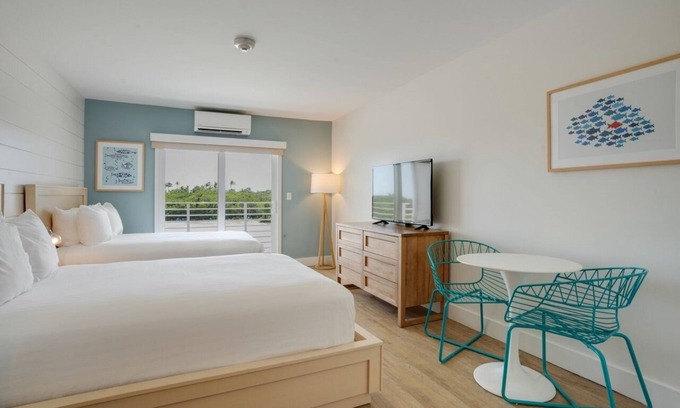 Islamorada Apartment | Beach View Unit in Islamorada! Pets Allowed, Parking, Pool!