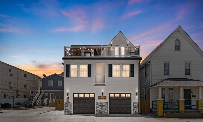 Wildwood House | Beach Villa with Ocean Views!