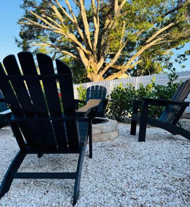 Bayou Oaks Apartment | Beach, Work & Relax I Sarasota Cassia I Month Disc I Fire Pit