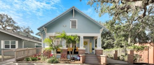 Palm Harbor House | Beaches, Parks, Downtown, Trail, Breweries, Bikes, Gameroom