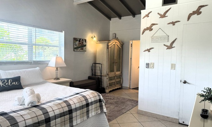 Lauderdale-by-the-Sea Apartment | Beachfront Penthouse~Private Deck View~Heated Pool