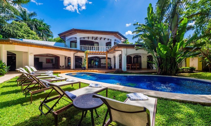 Tamarindo Villa | Beachfront 10BR Luxury Villa in Tamarindo – Walk to Town & Surf