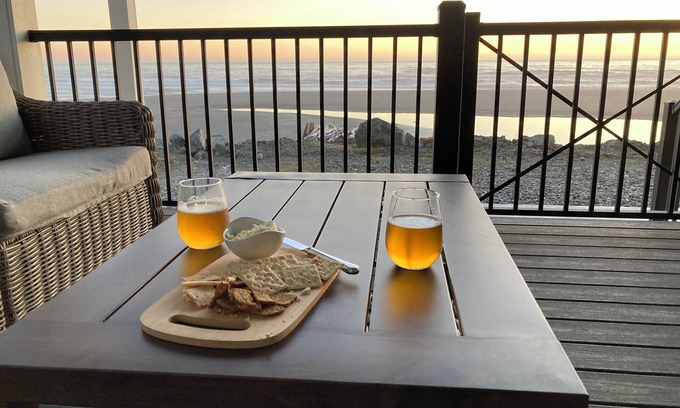 Gold Beach House | Beachfront, 180 degree views. Beach access. AC, Fireplace. EV Charger, Pet Free.