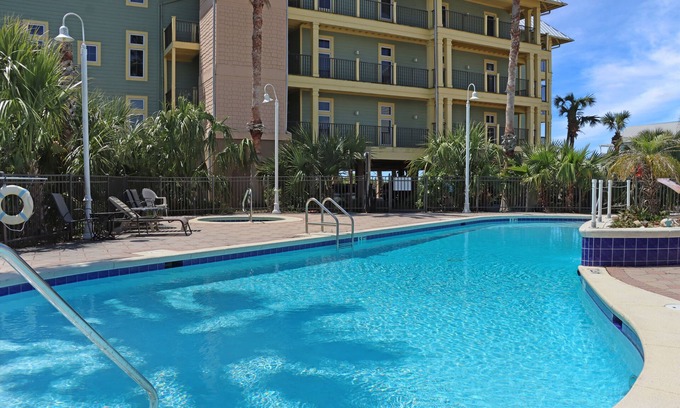 Cape San Blas Condo | Beachfront 2BR Condo: Club1C, Pool, Hot Tub & Deck