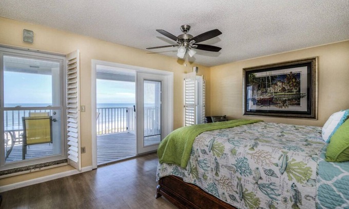 Indian Shores Villa | Beachfront 3 Bedroom 2 Bath Penthouse Indian Shores Florida With A Pool