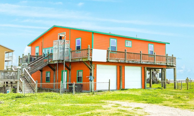 Port Bolivar House | Beachfront 4BR | Stunning Ocean Views l Cargo Lift | Fenced Yard