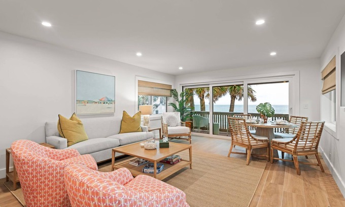 Belleair Beach Condo | Beachfront Aldea 12 | Designers Condo