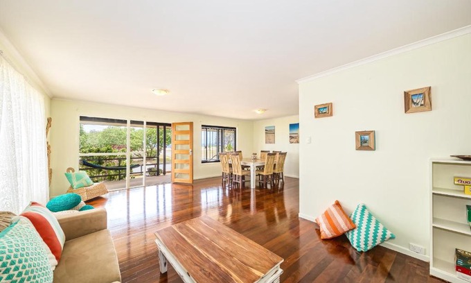 Woorim Apartment | Beachfront at Bribie