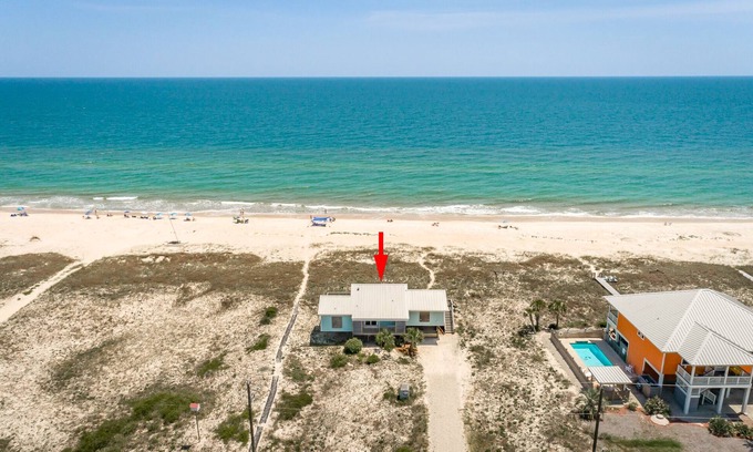 East End House | BEACHFRONT! Awesome Views! Two Gulf Front King Master Suites!