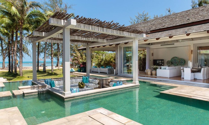 Bophut Villa | Beachfront Balinese Villa Mia w. Chef