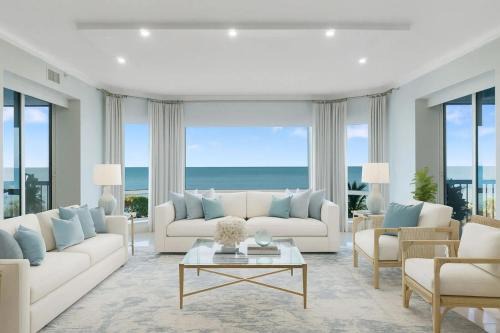 Pelican Bay Apartment | Beachfront Bay Colony With Gulf Views