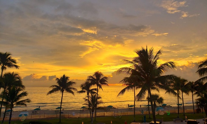 Deerfield Beach Condo | Beachfront Bliss: Relaxation Awaits at Our Seaside Condo