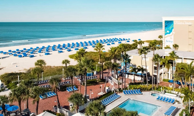 St. Pete Beach Resort | Beachfront Bliss: 1 BR Deluxe, Sleeps 6, 2 BA, Balcony, Wet Bar!