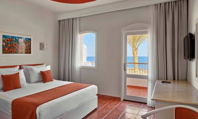 El Quseir Hotel | Beachfront Resort | 3 Rooms + Pools, Sauna, Tennis & Daily Entertainment