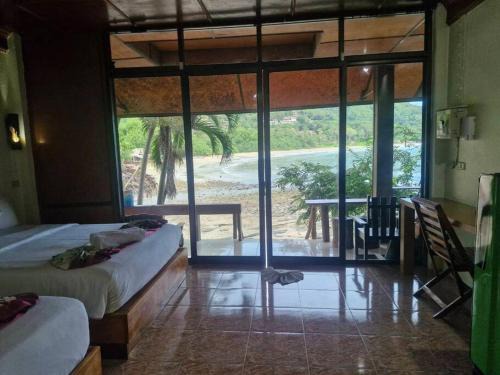 Ko Lanta Apartment | beachfront family house kantiang