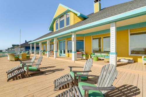 Crystal Beach House | Beachfront Group Getaway on Bolivar Peninsula