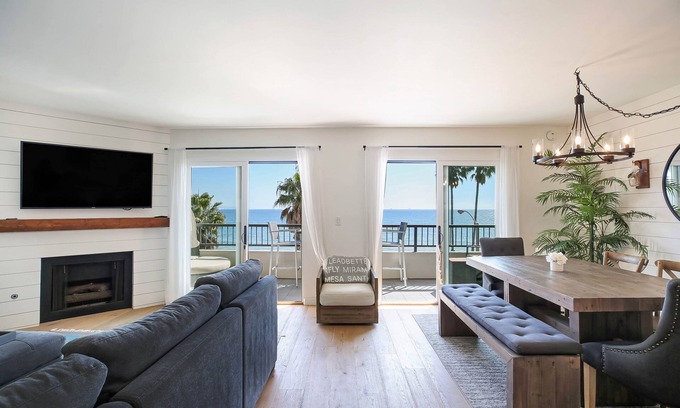 East Mesa Condo | Beachfront Hideaway in Santa Barbara - 2 bedrooms, pool, spa, across from beach, gorgeous!