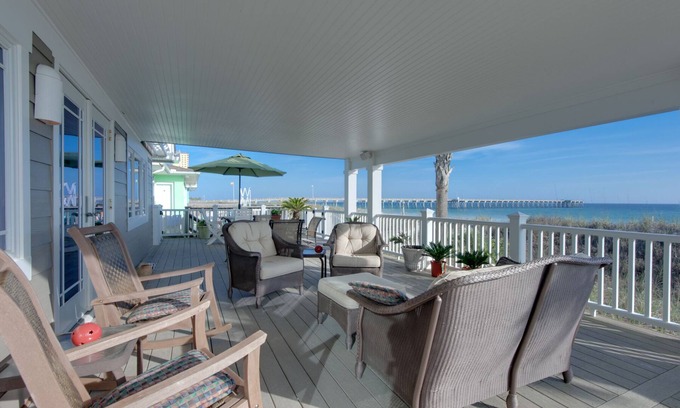Lullwater Beach On Gulf Of Mexico House | BEACHFRONT HOME AT PIER PARK