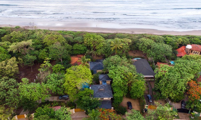 Palm Beach Estates House | Beachfront Home 3BR 2BA on a World Class Surfing Beach! ENJOY THE BEACH LIFE!!