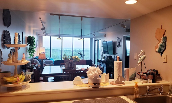 Southend Condo | Beachfront in Brigantine!