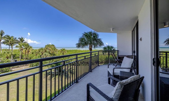 Fort Pierce Shores Condo | Beachfront Island Gem with lux amenities