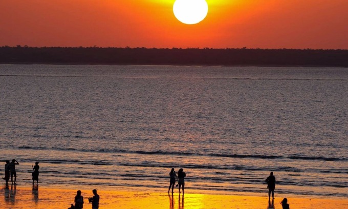 Darwin City Centre Apartment | Beachfront Marvel Seaview Office Infinity Pool