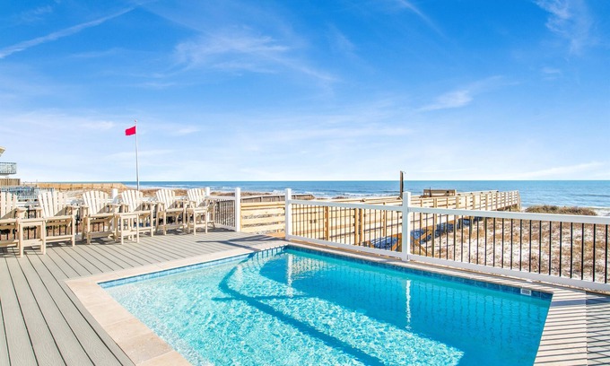 Gulf Shores House | Beachfront Oasis | 11BR | Sleeps 36 | Pool