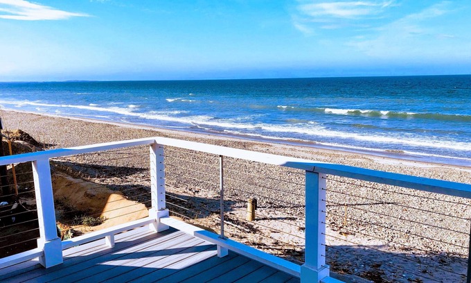 Kenberma House | Beachfront on Nantasket - Renovated Cottage