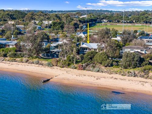 Cowes House | Beachfront Retreat Amazing 5 bedroom House
