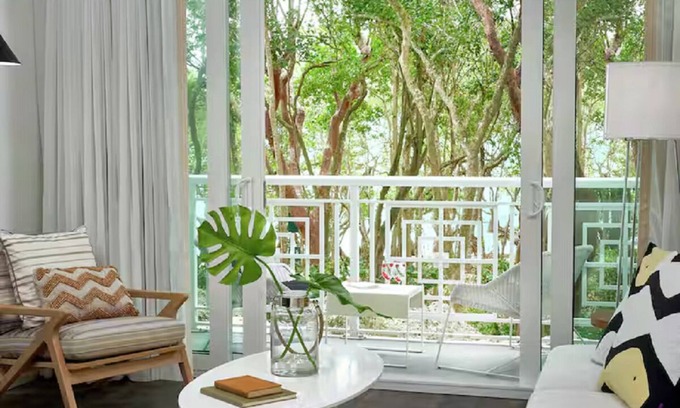 Rock Harbor Hotel | Beachfront Sanctuary w/Private Balcony & Hammock Bliss – Perfect Getaway