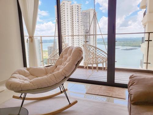 Central District Apartment | [Beachfront Seaview w Projector] 6-8 Pax, 3 Rooms.