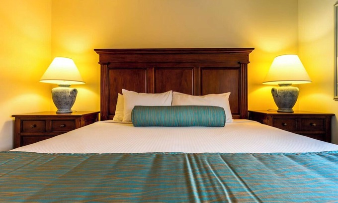 Oxnard Shores Hotel | Beachfront Stay | 4 Relaxing Units w/Kitchen & Free Parking