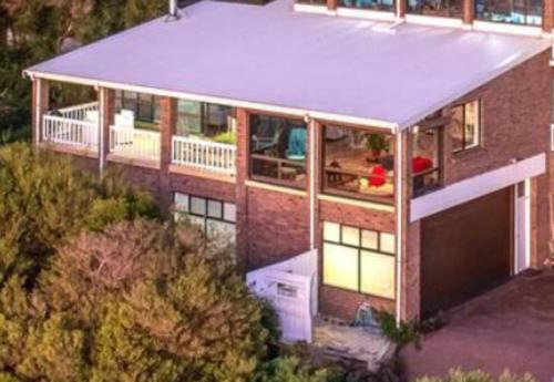 Peppermint Grove Beach House | Beachfront Villa by Peppy Beach Retreats®