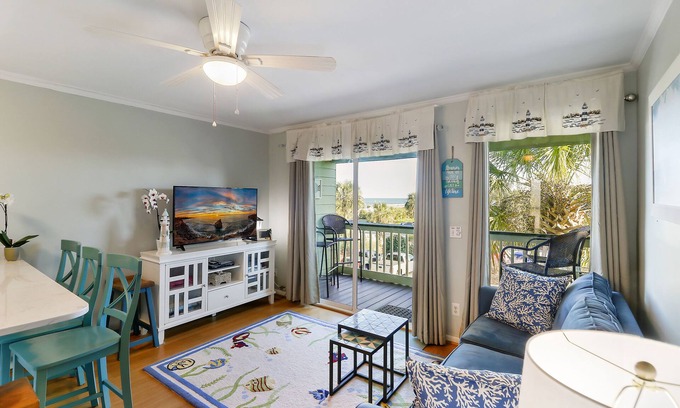 Isle of Palms Condo | Beachfront well stocked 1 bedroom sea cabin w/beach view, pier, community pool.