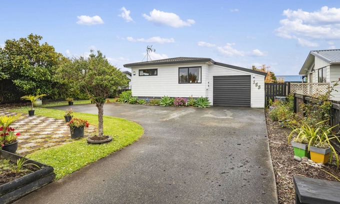Snells Beach House | Beachglen - Snells Beach Holiday Home