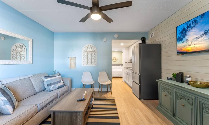 North Wildwood Apartment | Beachside Getaway: 1 BR Condo with Heated Pools & BBQ Grills in a Prime Location