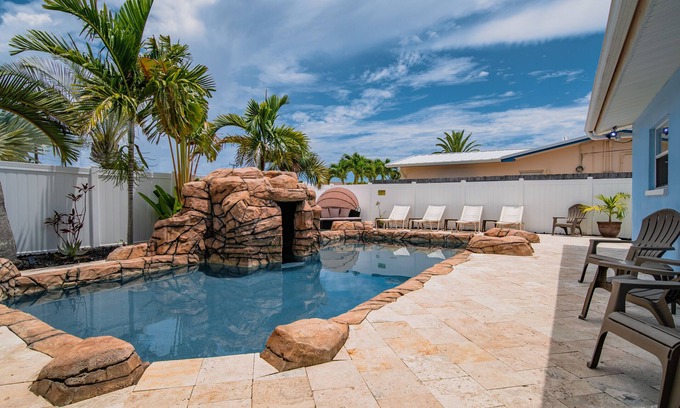 Indian Harbour Beach House | Beachside grotto