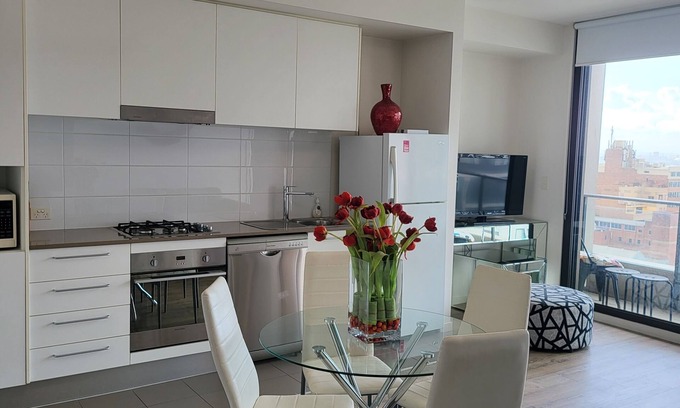 Newcastle Apartment | Beachside Newcastle East 2 bedroom Apartment with WiFi & Parking